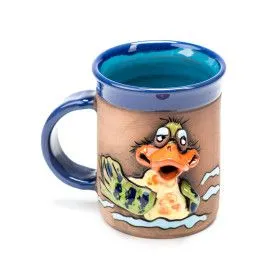 Blaue Keramiktasse mit einer Ente