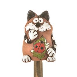 Gartenstecker Katze mit Marienkäfer | Kantenhocker | Keramikdeko.de